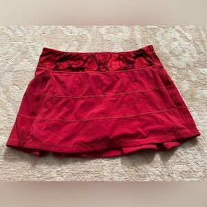 Lululemon Pace Rival Skirt size 6 in Red